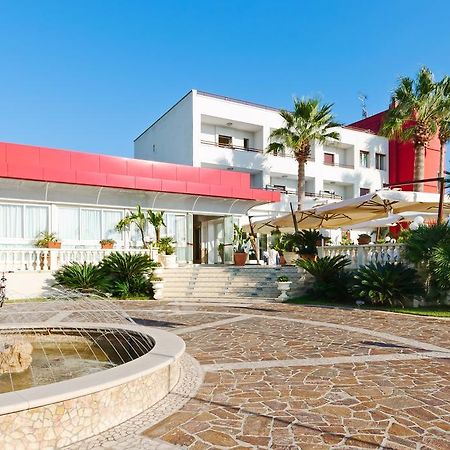 Hotel Mediterraneo Порто Чезарео Екстериор снимка