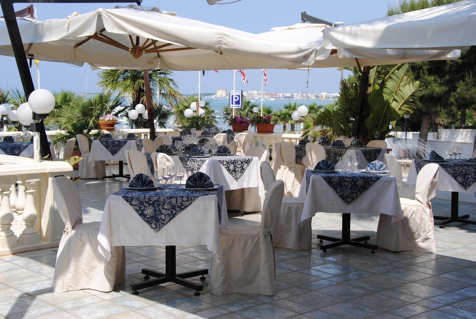 Hotel Mediterraneo Порто Чезарео Екстериор снимка