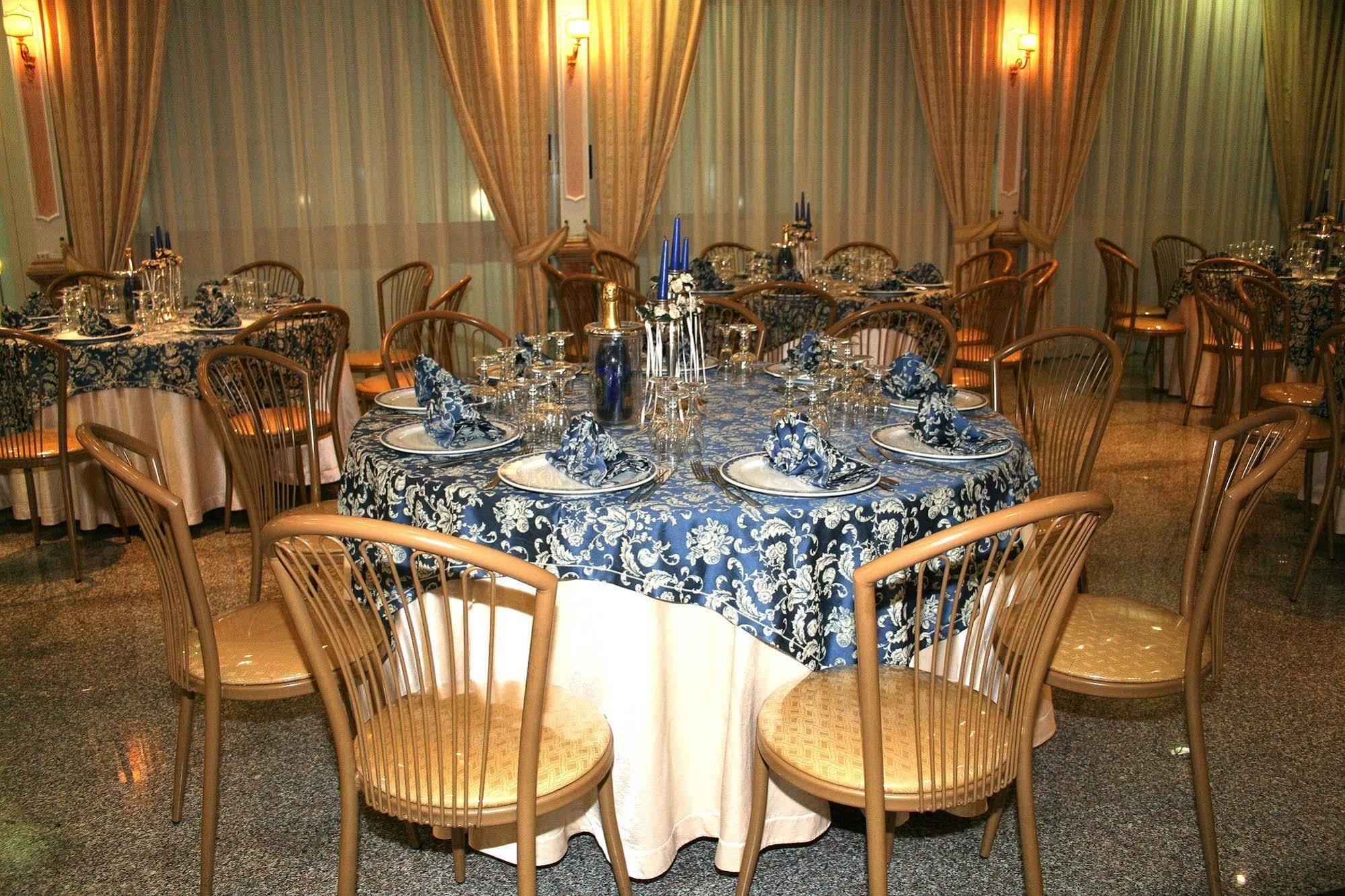 Hotel Mediterraneo Порто Чезарео Екстериор снимка
