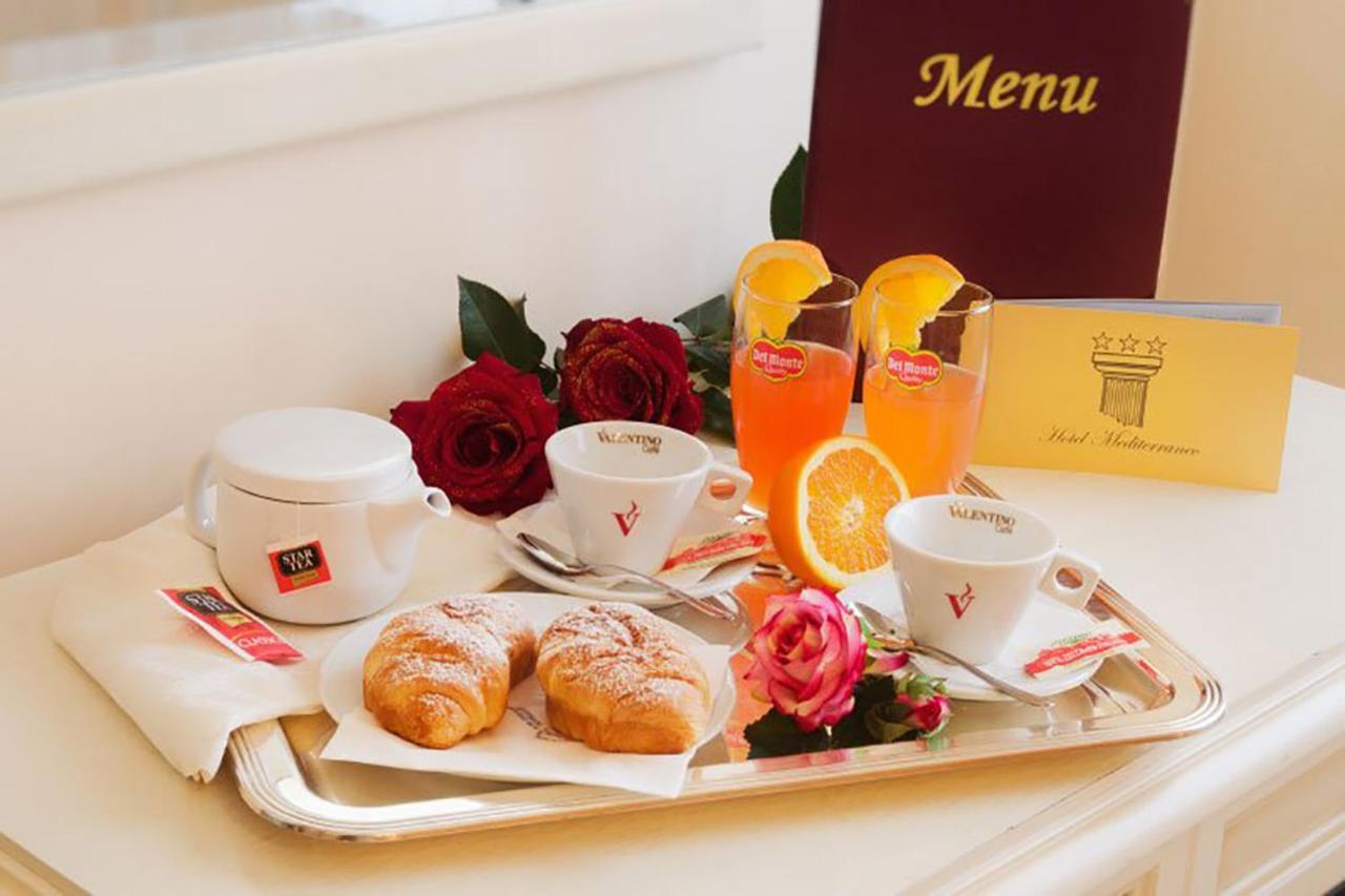 Hotel Mediterraneo Порто Чезарео Екстериор снимка